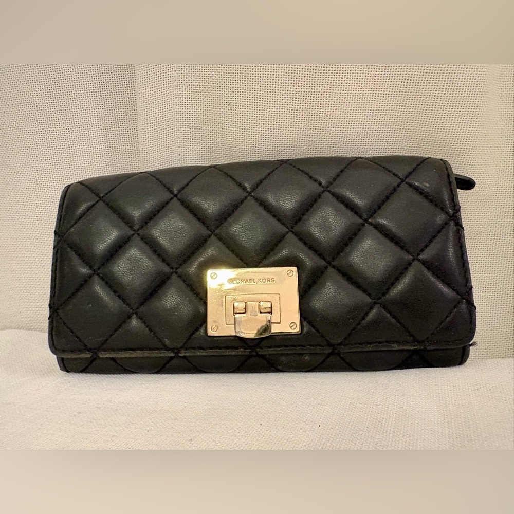 Michael Kors Quilted Leather Wallet Black Gold Turn Lock Luxe Designer - Picture 6 of 13